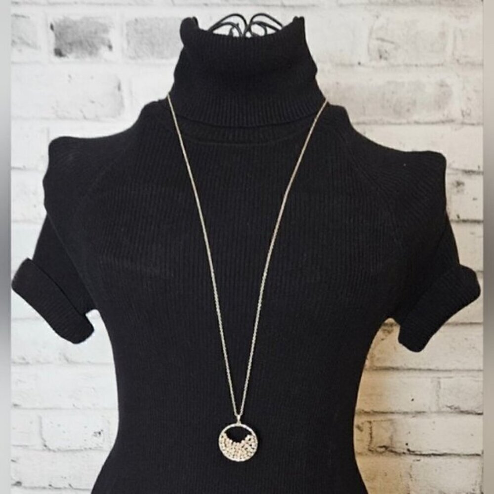 Gold-Tone Hammered Circle Pendant Necklace w/ Cream Faceted Glass Beads - Picture 2 of 5